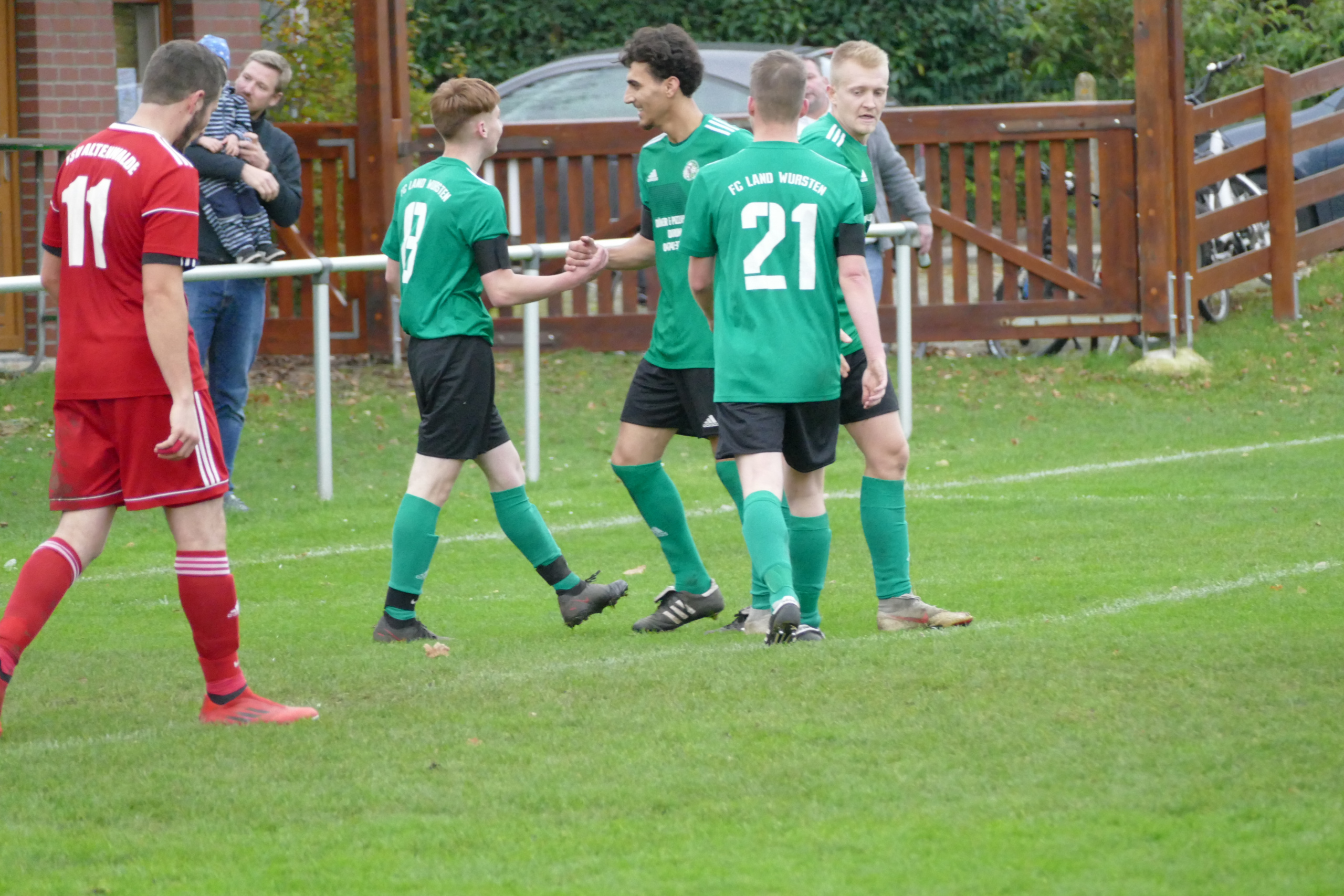 You are currently viewing Punktspiel (12. Spieltag) vom 31.10.21 in Midlum: FC Land Wursten – TSV Altenwalde 2:0 – Spielbericht und Bilder