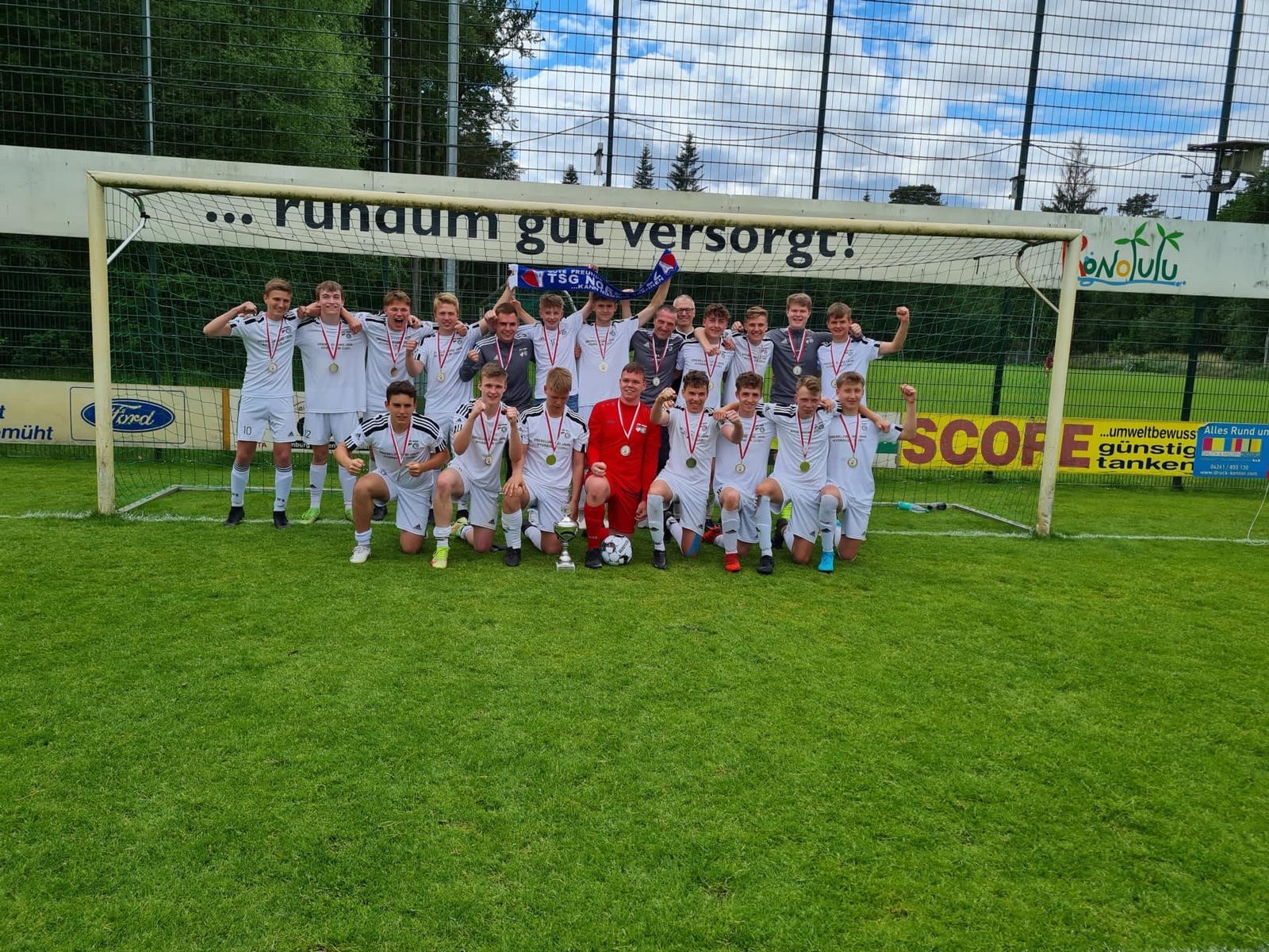 Mehr über den Artikel erfahren JSG WNK U17 holt den Bezirkspokal