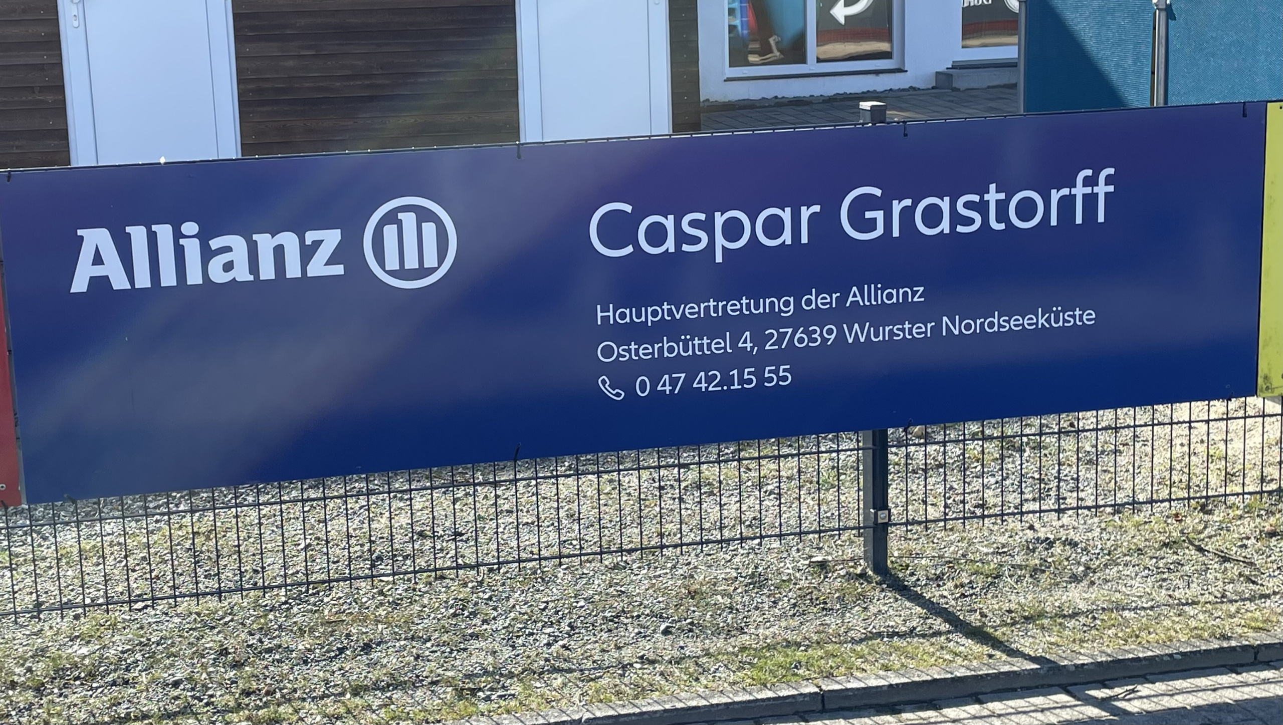 Mehr über den Artikel erfahren Allianz Versicherungsagentur Caspar Grastorff unterstützt uns mit Bandenwerbung