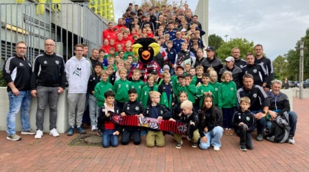 Jugendförderverein hat zum Eishockeyspiel eingeladen