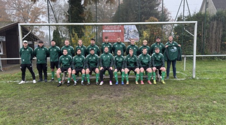 I DRIVE Fahrschule sponsert ebenfalls Allwetterjacken für die 1. Herren 