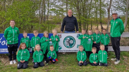 IT Services Tobias Bultmann e.K. sponsert Trainingsanzüge für die U6