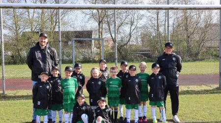 Firma Harms-SHK GmbH & Co. KG sponsert Regenjacken und Cappys für die U7