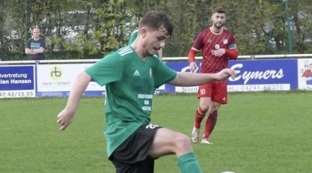 Marian Schlesinger kehrt zum FC Land Wursten zurück 